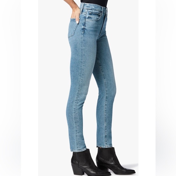 Joe's Jeans The Luna Cigarette Crop. Size 27 - Picture 2 of 12